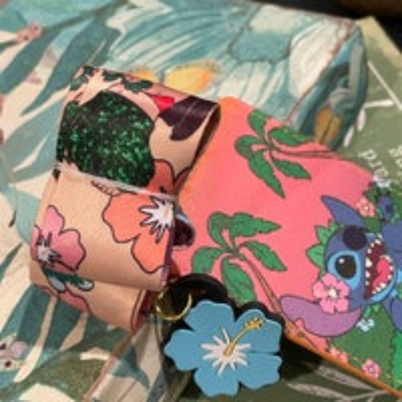 Lilo & Stitch Card Holder Wallet Lanyard - Picture 3 of 4